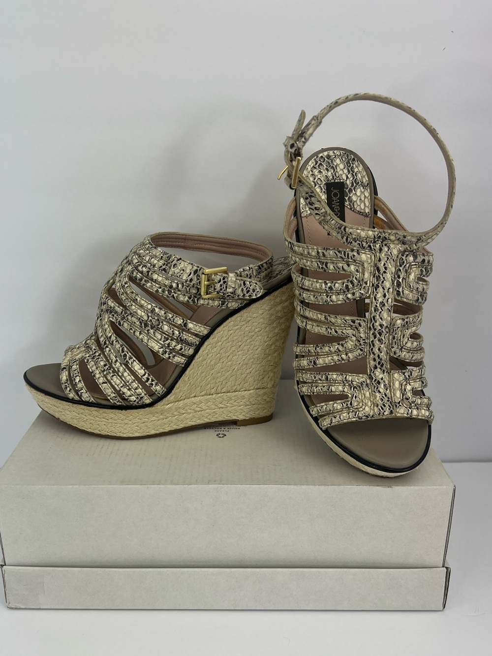 JOAN & DAVID WEDGE PLATFORM ESPADRILLE  STRAPPY BEIGE SNAKE PRINT LEATHER SIZE 7